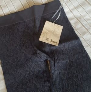 NWT, lace leggins.